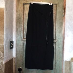 Maxi fitted waist black skirt